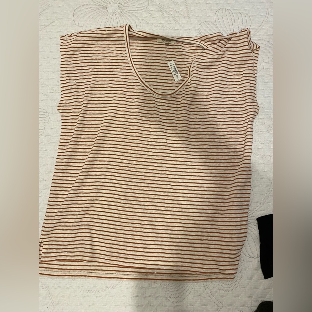 Cute Madewell linen blend tee . Cream/rust stripe
